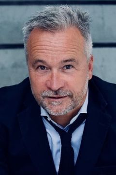 Thomas Darchinger interpreta Frank Degenhard