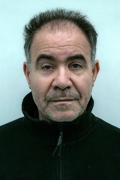 Christos Stergioglou interpreta Father