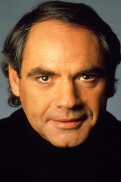 Robert Klein interpreta Phillip Warren