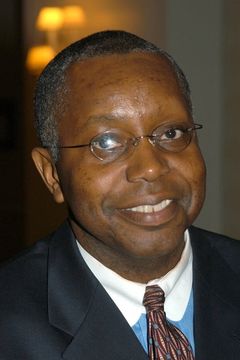 Willard E. Pugh interpreta Trustus