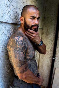 Daniel Moncada interpreta Brujo's Sicario
