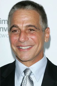 Tony Danza interpreta Siggy (voice)