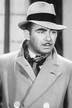 Maurice Black interpreta Gypsy (uncredited)