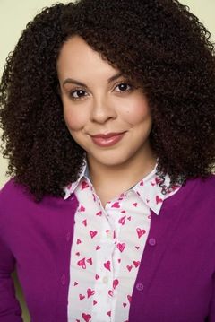 Roxy Rivera interpreta PTA Mom