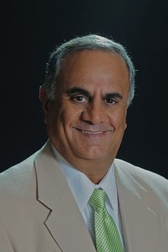 Marshall Manesh interpreta Indian Man