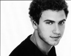 Connor Fox interpreta Boyfriend #2