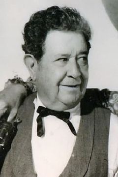 Sam Appel interpreta Blackjack Dealer (uncredited)