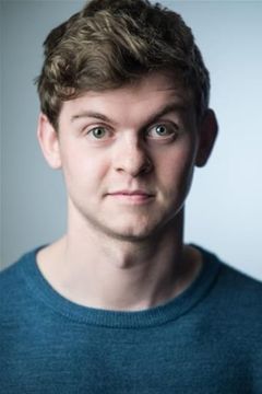 James Pattison interpreta Club Band