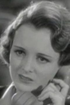 Gladys Gale interpreta Committeewoman (uncredited)