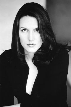Kate Connor interpreta Eleanor Bishop