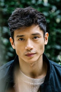 Manny Jacinto interpreta Yao