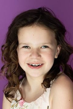 Sierra Maltby interpreta Emily