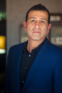 Anthony Batarse interpreta Inner-Circle