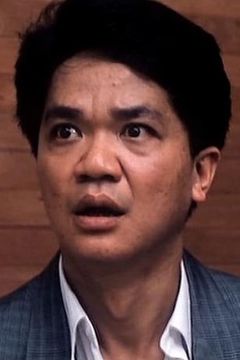 Tommy Wong interpreta Johnny Li