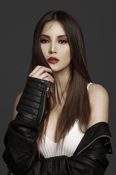 Jade Lopez interpreta Helen