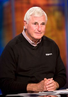 Bob Knight interpreta Bobby Knight