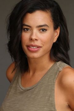 Brianna Baker interpreta Nancy Gillian