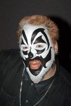 Violent J interpreta MC