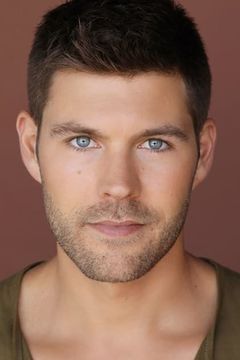 Chris Reid interpreta Aidan