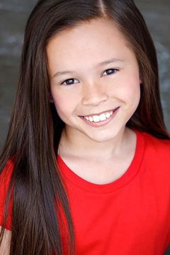 Madison Horcher interpreta AJ Anderson