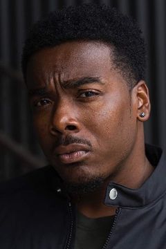Christian Robinson interpreta Capital A