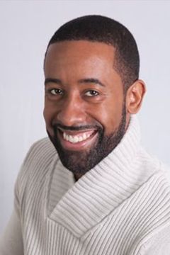 Tim McAdams interpreta Cameraman (uncredited)