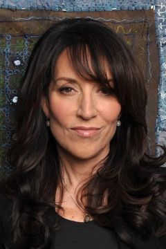 Katey Sagal interpreta Cate Hennessy