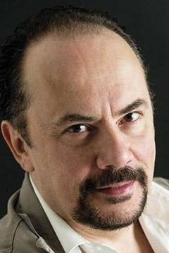 Maurizio Casagrande interpreta Bruno Morri