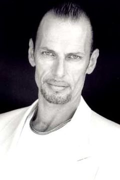 Frankie Ray interpreta Vampire Lord (uncredited)