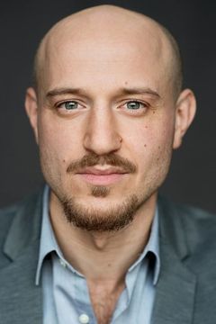 Anton Koval interpreta Alt-Right Leader