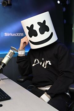 Marshmello interpreta Turtle (voice)