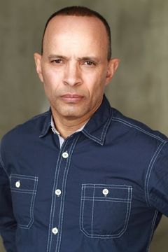 Pedro Sabino interpreta Tino