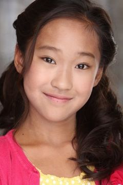 ViviAnn Yee interpreta Staci (voice)