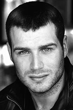 Colin Parry interpreta British Soldier