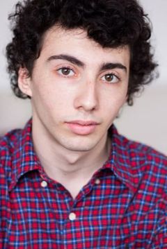 Simon Krel interpreta Martin - Student Boy
