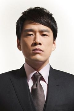 David Wang interpreta Head of Emergency Operations Center