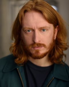 Daniel Campbell interpreta Ven Salafin