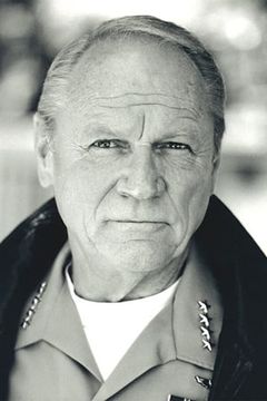 Conrad Bachmann interpreta Jim - The Doctor