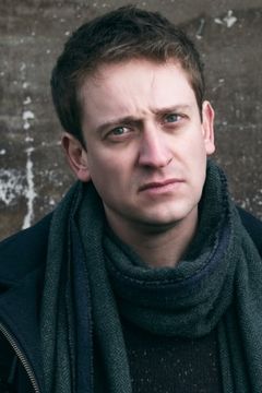 Vincenzo De Jonghe interpreta Policeman #1