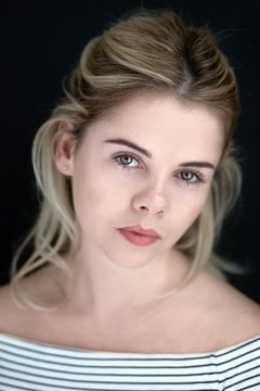 Saoirse-Monica Jackson interpreta Erin Quinn