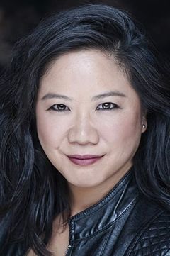 Paulyne Wei interpreta Barb Nadler