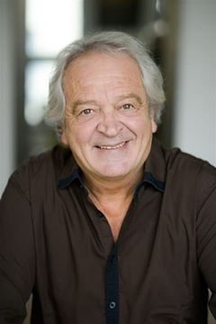 Jean-Marie Frin interpreta Paul