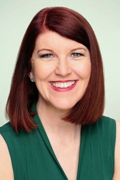 Kate Flannery interpreta Beverly Simmons