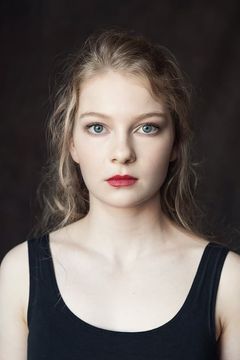 Stephanie Amarell interpreta Sophie
