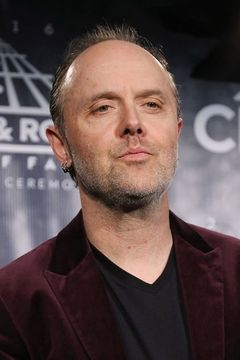 Lars Ulrich interpreta Self