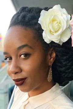 Zelda Harris interpreta Mary Shuttlesworth