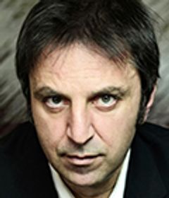 Christian Di Domenico interpreta maestro di meditazione