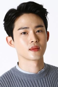 Jeong Jae-kwang interpreta Kim Sang-hoon