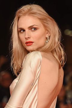 Andreja Pejic interpreta Sofia