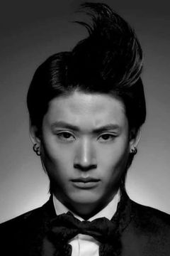Tran Vu Tran interpreta Prince du Deng